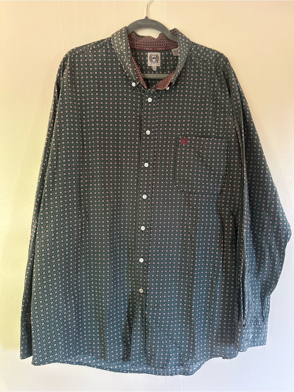 Cinch Men's Dark Green Patterned Button-Down Shirt with Maroon Accents